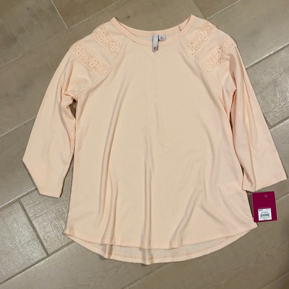 So girls long sleeve top size L (10/12)